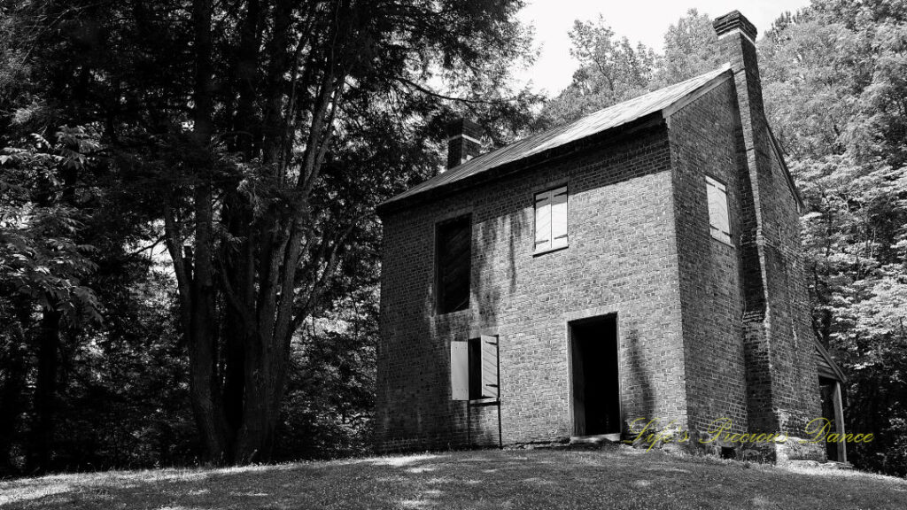 Black and white rearview of the WIlliams Richard House at Oconee Station State Historic Site.