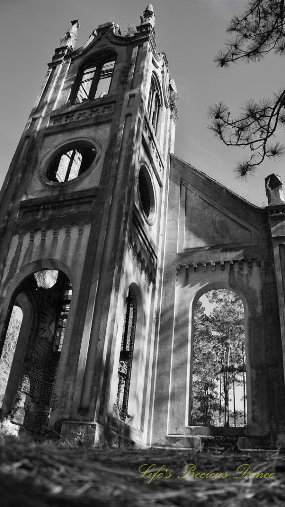 Black and white looking upward at the chapel of the Prince Frederick Church Ruins.