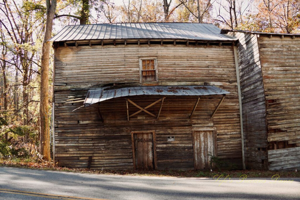 Front view of historic Gilreath&#039;s Mill